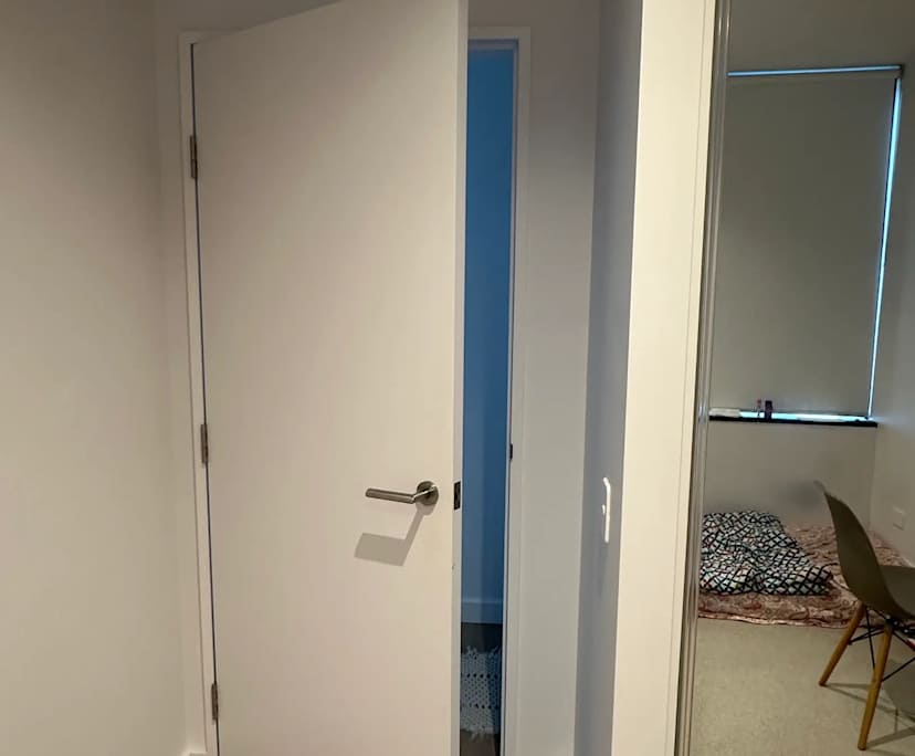 Furnished room in a flatshare