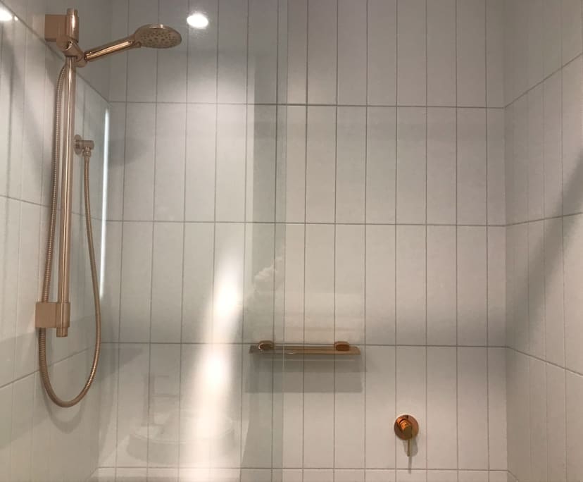 $645, Whole-property, 2 bathrooms, Melbourne VIC 3000