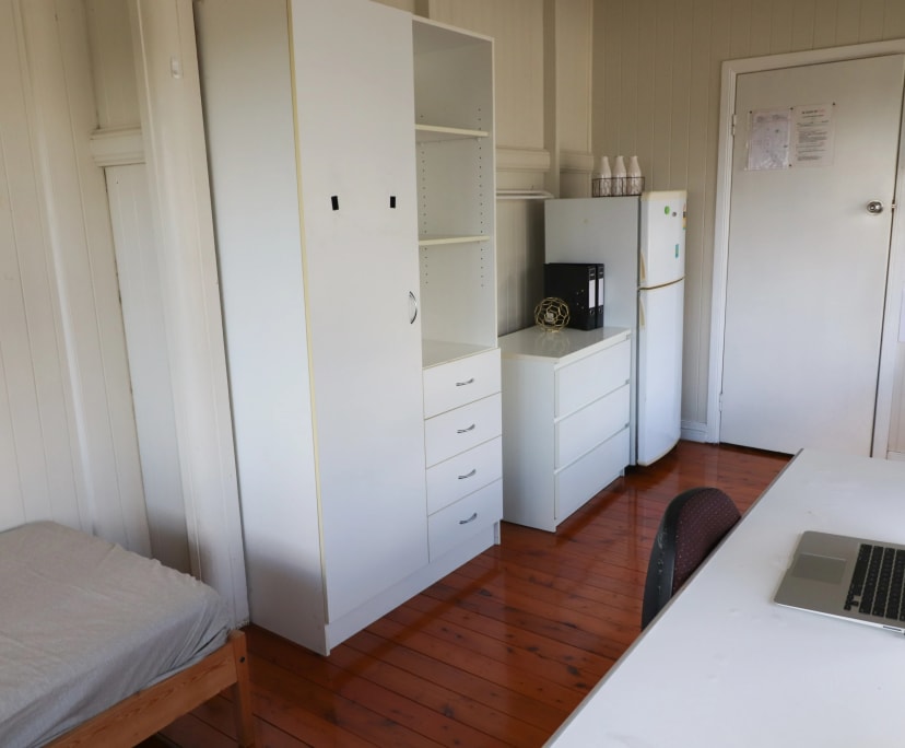$165, Share-house, 6 bathrooms, Highgate Hill QLD 4101