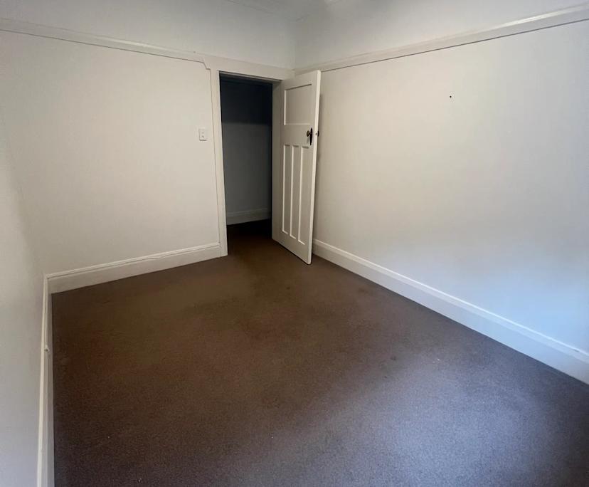 Unfurnished room in a flatshare