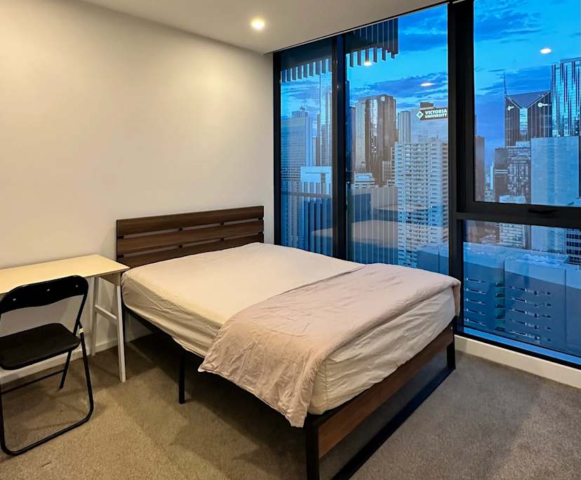 Furnished room in a flatshare