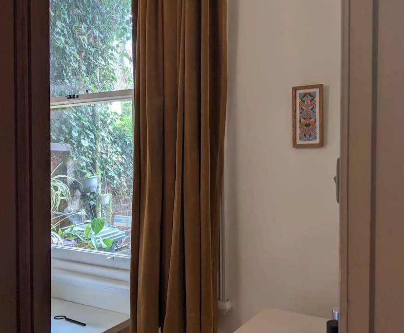 Room in a share house