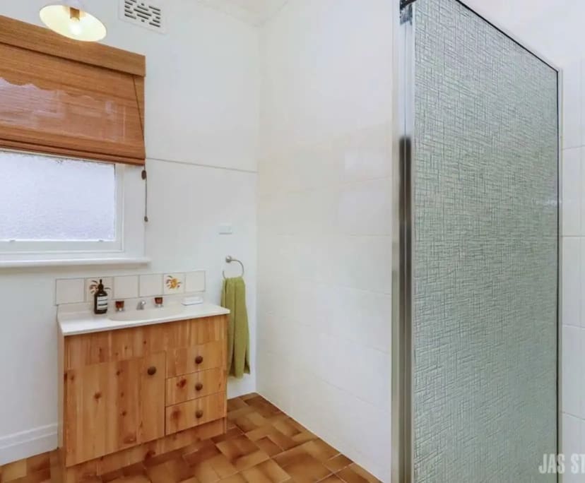 $195, Share-house, 3 bathrooms, Seddon VIC 3011