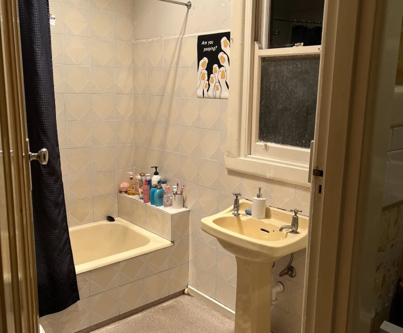 Unfurnished room in a share house