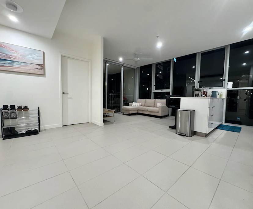 Unfurnished room with ensuite in a flatshare