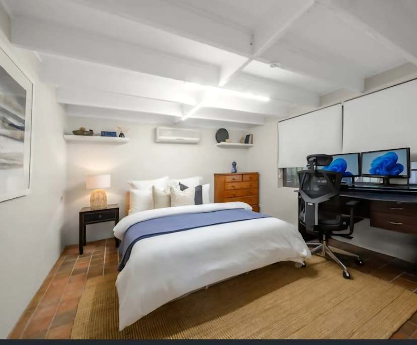 Room in a share house