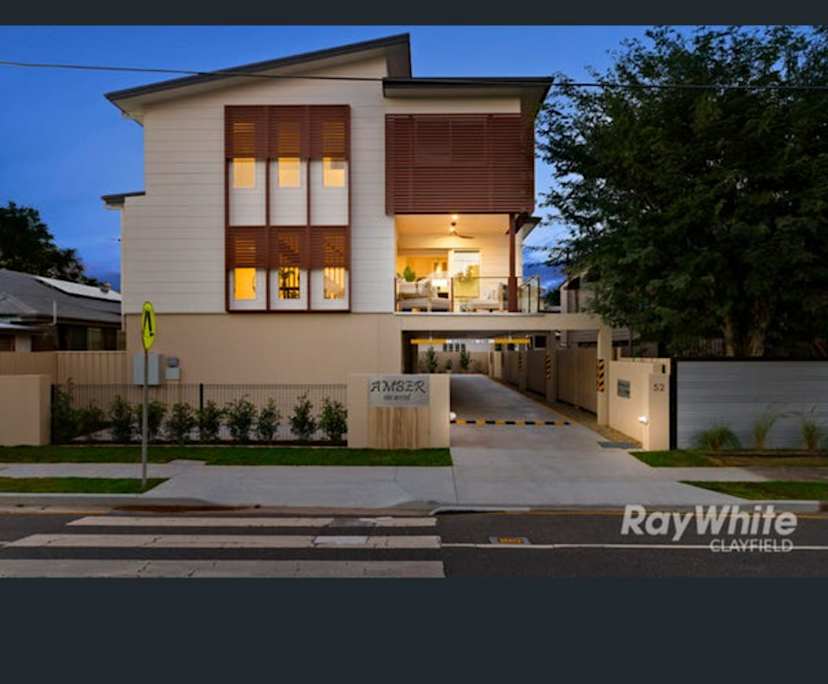 Unfurnished room with own bathroom