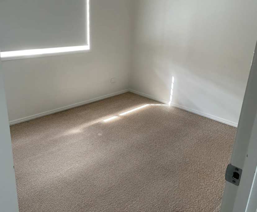 Unfurnished room with own bathroom