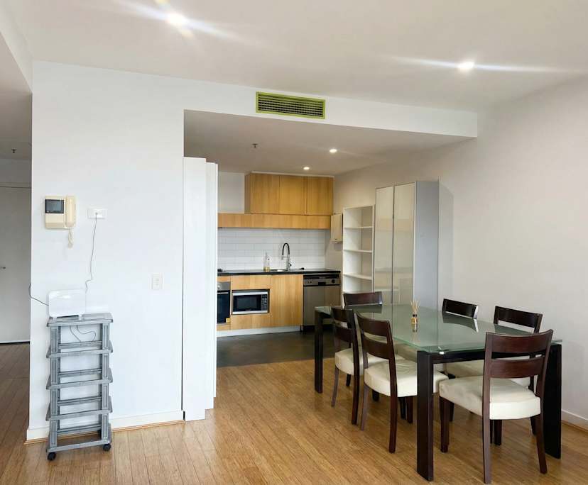 $730, Whole-property, 2 bathrooms, Melbourne VIC 3000