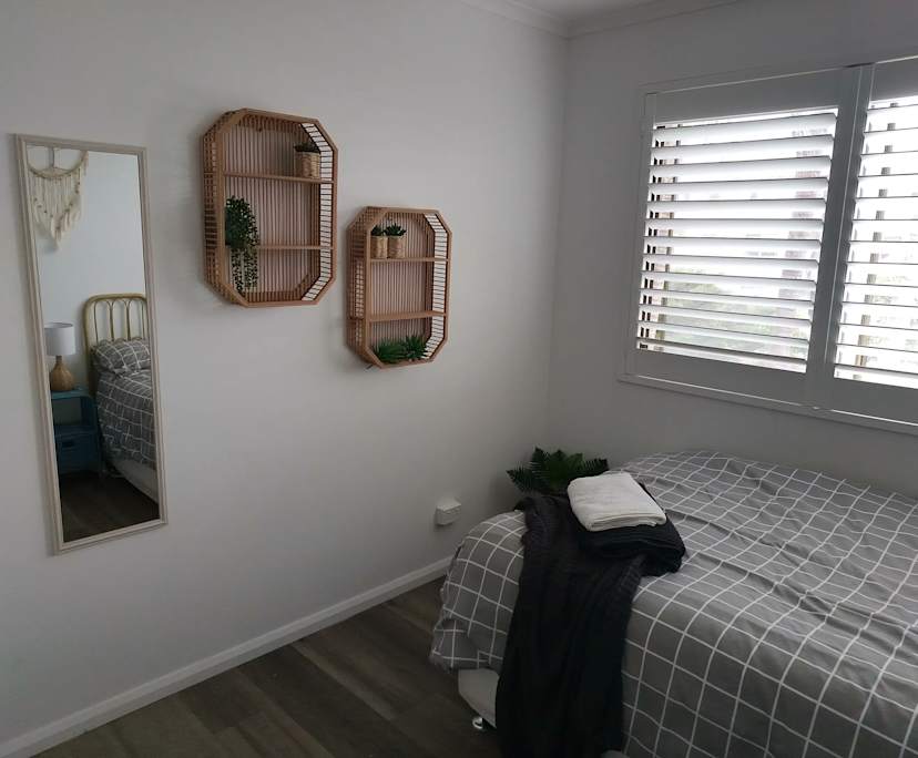 $270, Flatshare, 2 bathrooms, Biggera Waters QLD 4216
