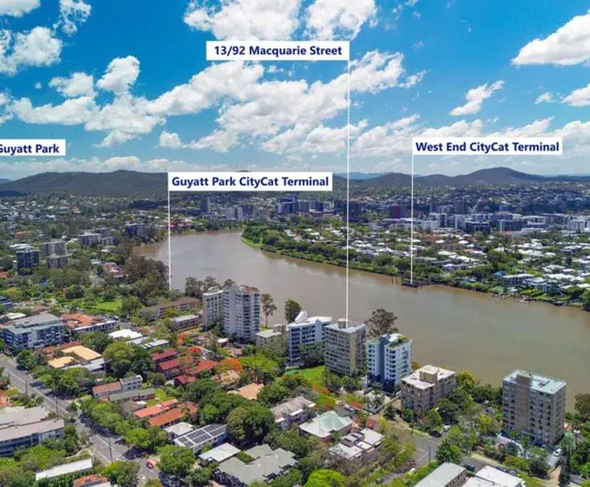 $390, Flatshare, 3 bathrooms, Saint Lucia QLD 4067