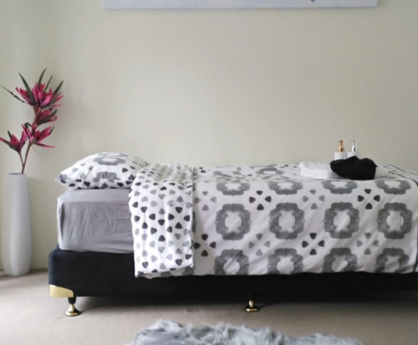 Furnished room in a flatshare