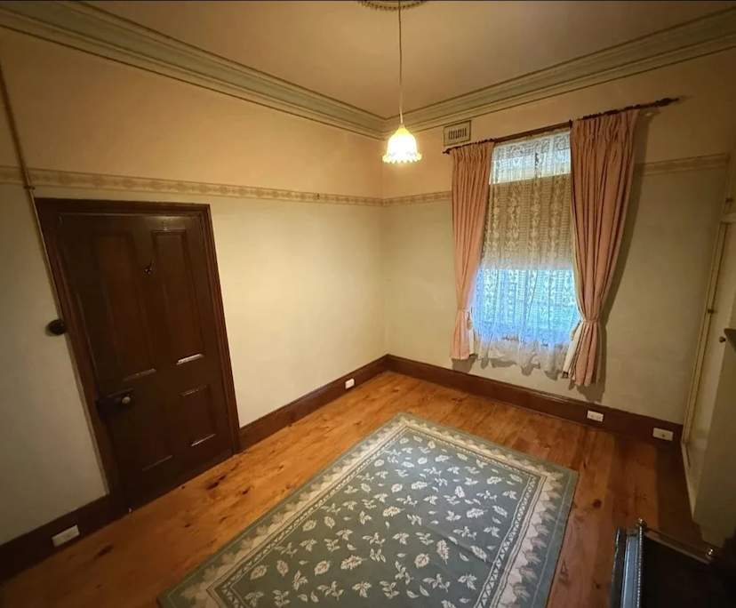 Unfurnished room in a share house