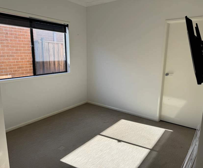 $300, Share-house, 3 bathrooms, Clyde VIC 3978