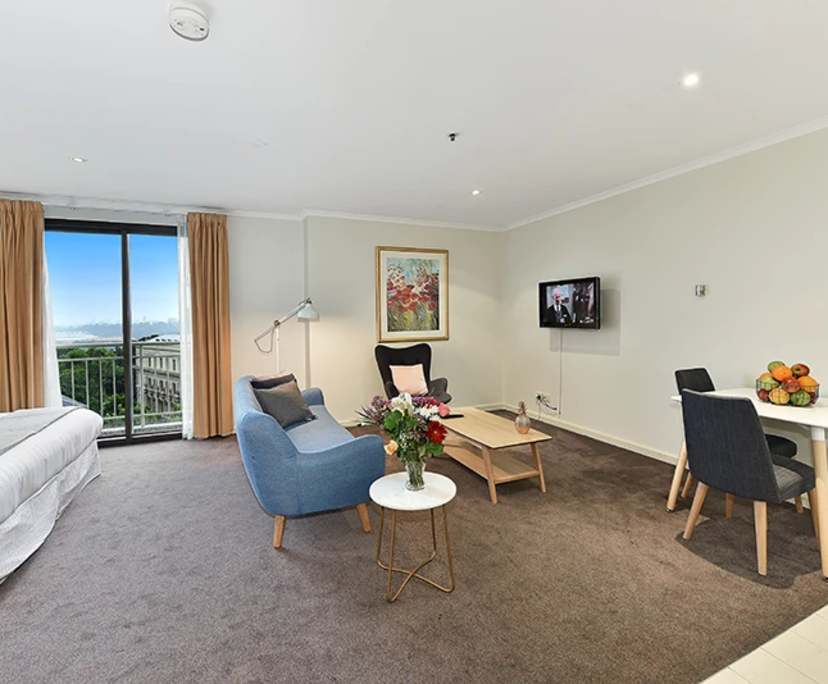 $695, 1-bed, 1 bathroom, Melbourne VIC 3000