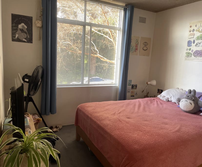 Furnished room in a flatshare
