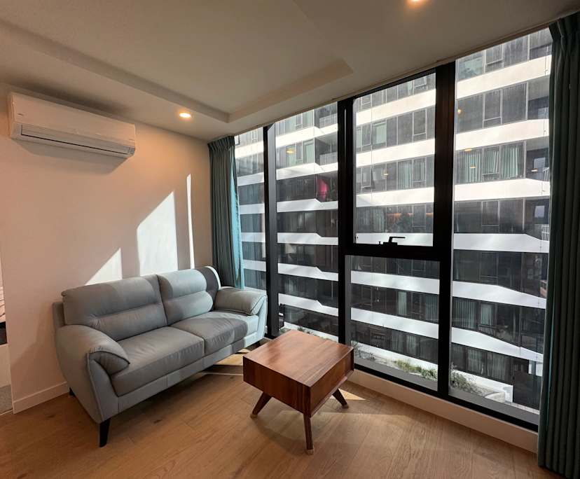 Furnished room with ensuite in a flatshare
