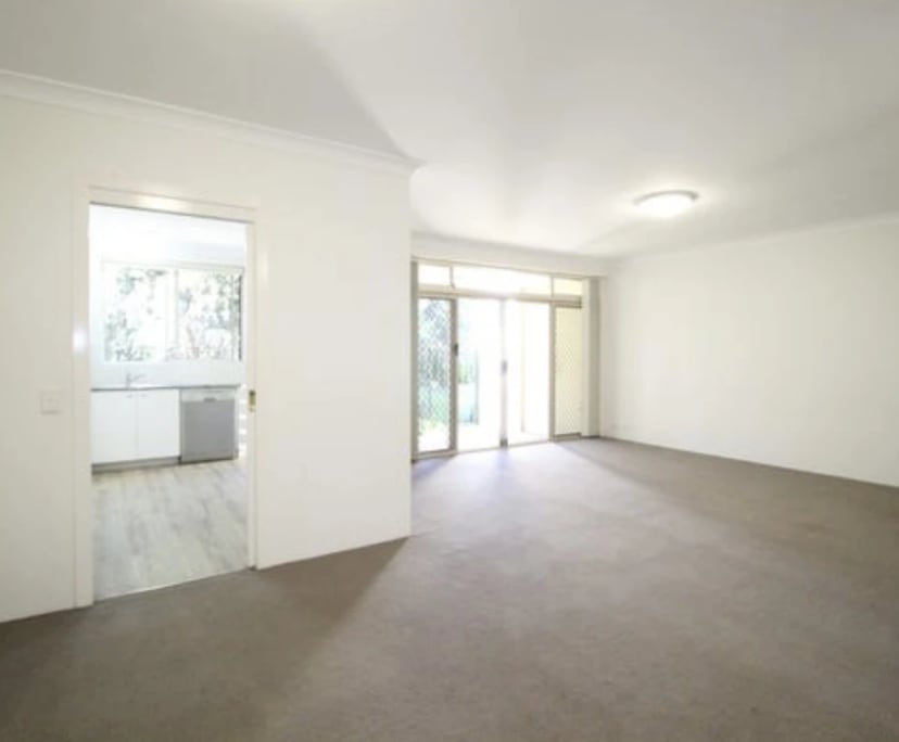 Unfurnished room in a flatshare