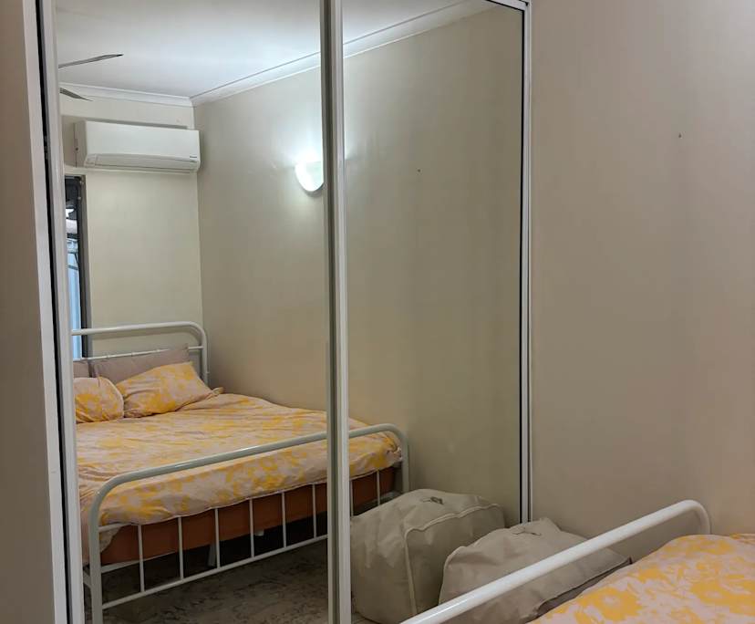 Room in a share house