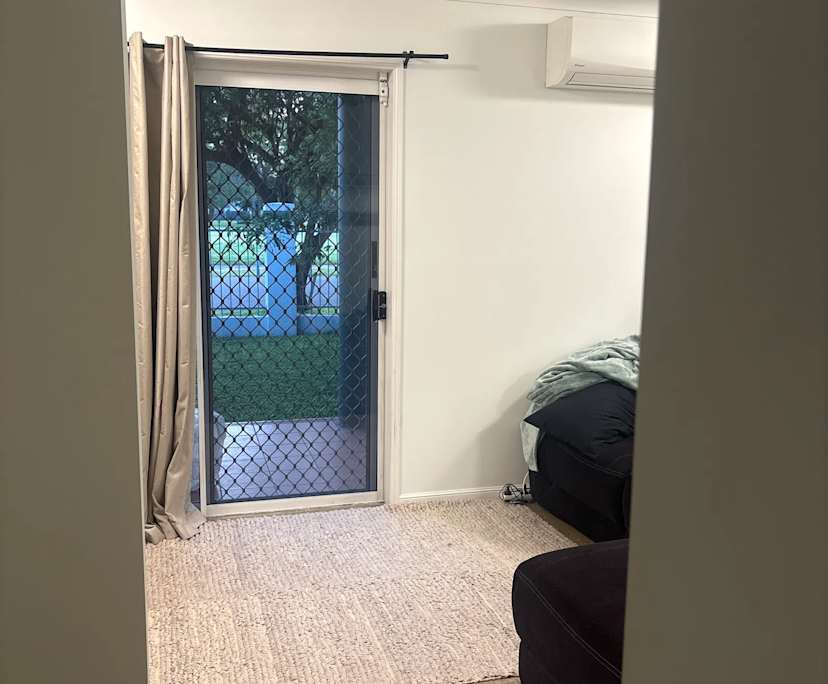$250, Flatshare, 2 bathrooms, Rosslea QLD 4812