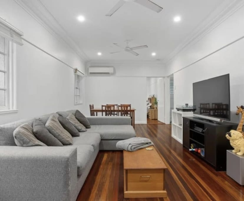 Room for Rent in Grange, Brisbane 200, Unfurnishe...