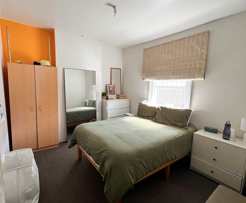 Furnished room with own bathroom