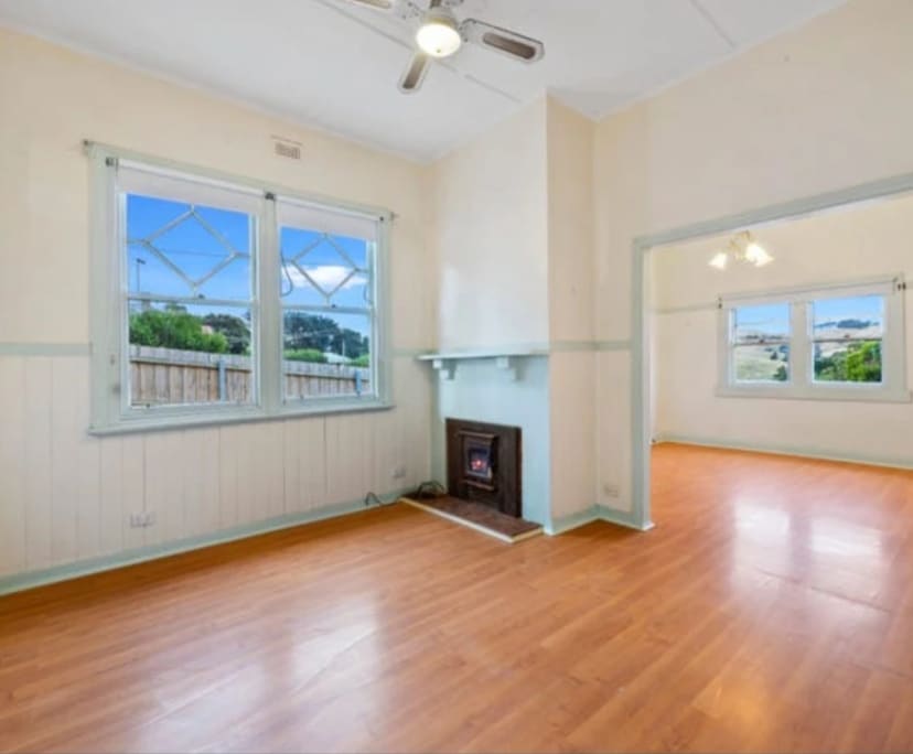 2 Rooms for Rent in Korumburra, VIC 130230, Furn...