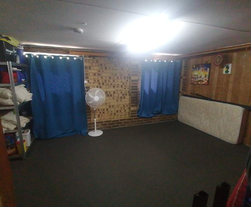 Unfurnished room in a share house