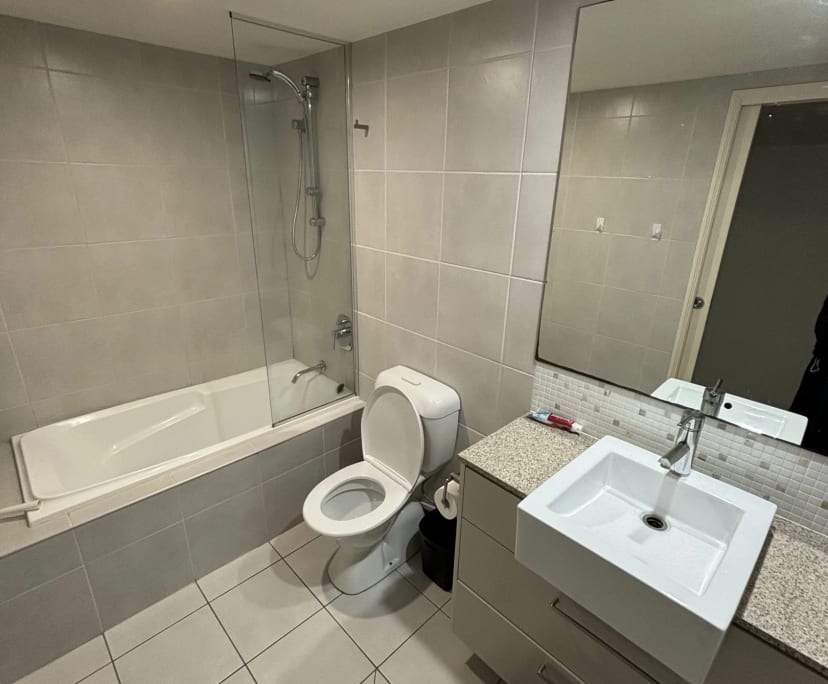 $350, Flatshare, 3 bathrooms, Burleigh Waters QLD 4220