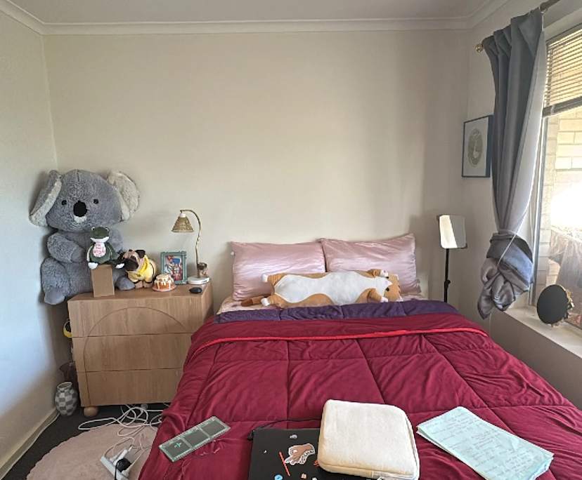 Furnished room in a flatshare