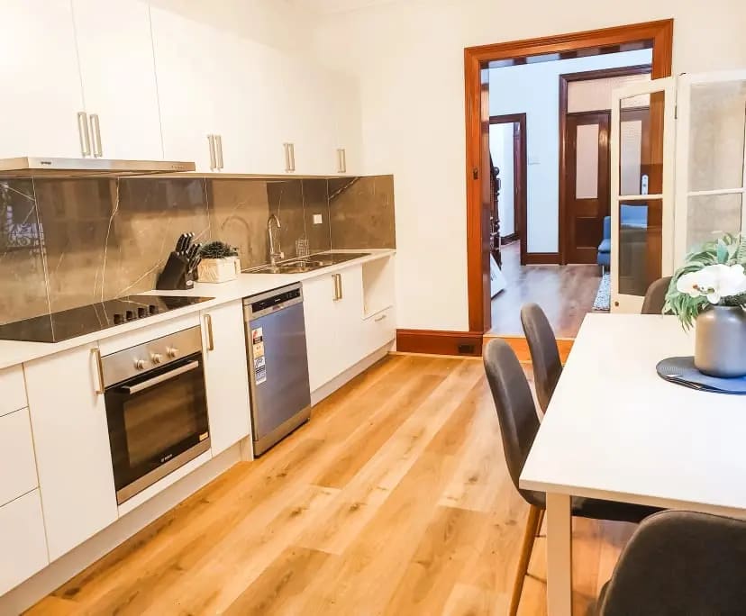 $330, Share-house, 6 bathrooms, Newtown NSW 2042