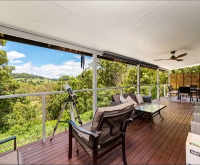 Room for Rent in Highworth, Sunshine Coast 250, F...