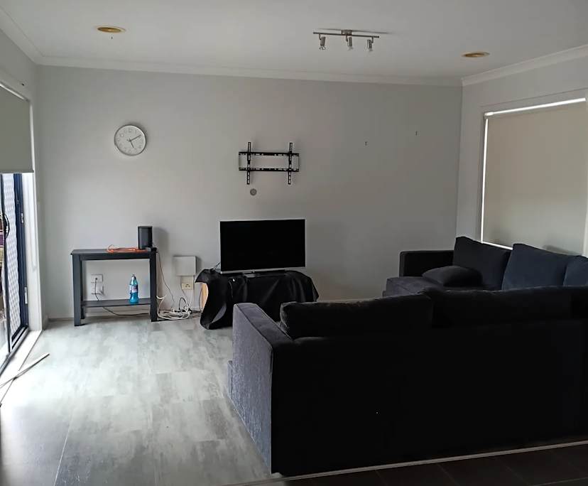 $275, Share-house, 3 bathrooms, Pakenham VIC 3810