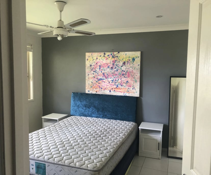 Room in a share house