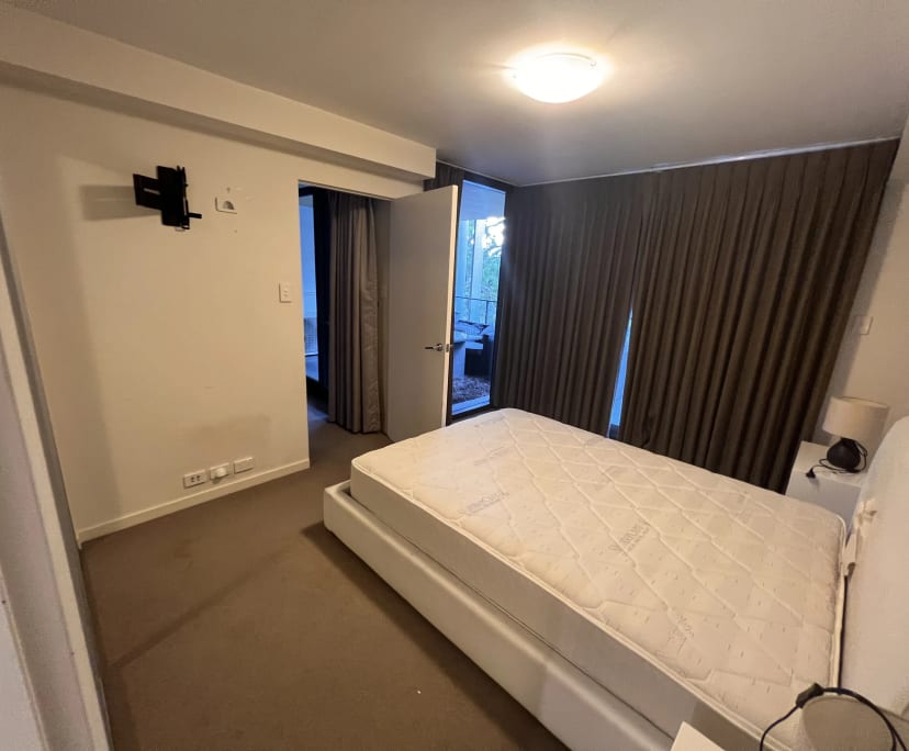 Furnished room with ensuite in a flatshare