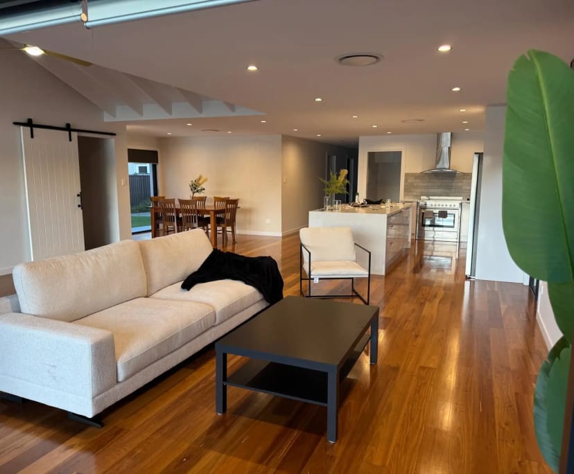 $750, Share-house, 5 bathrooms, Mermaid Waters QLD 4218