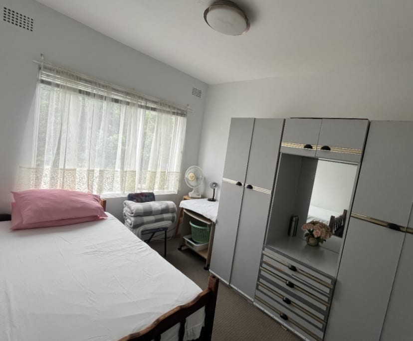 Furnished room in a flatshare