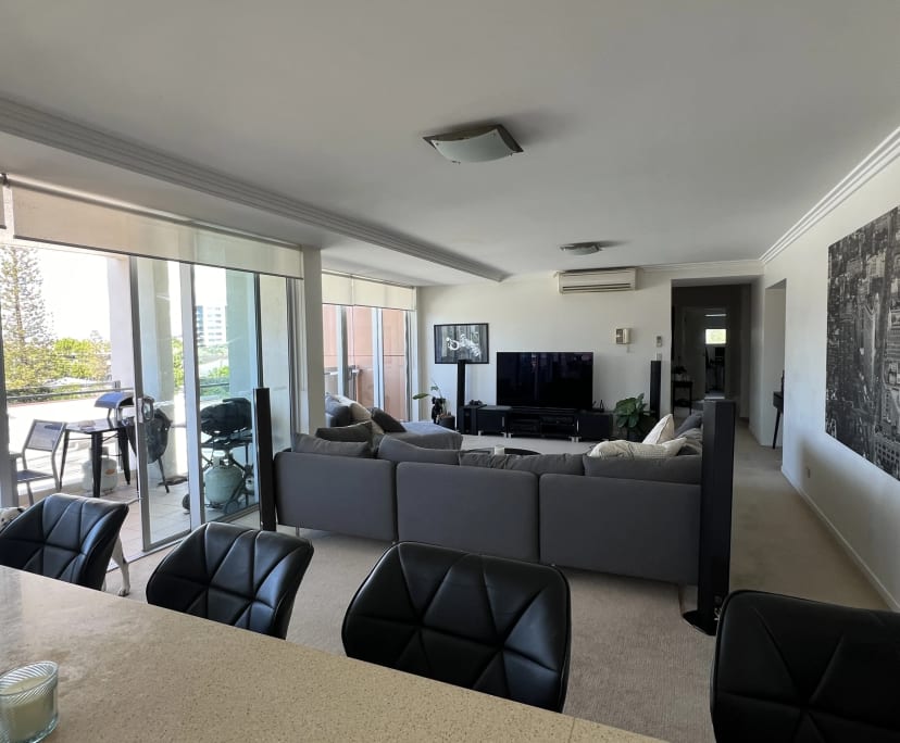 $360, Flatshare, 3 bathrooms, Surfers Paradise QLD 4217