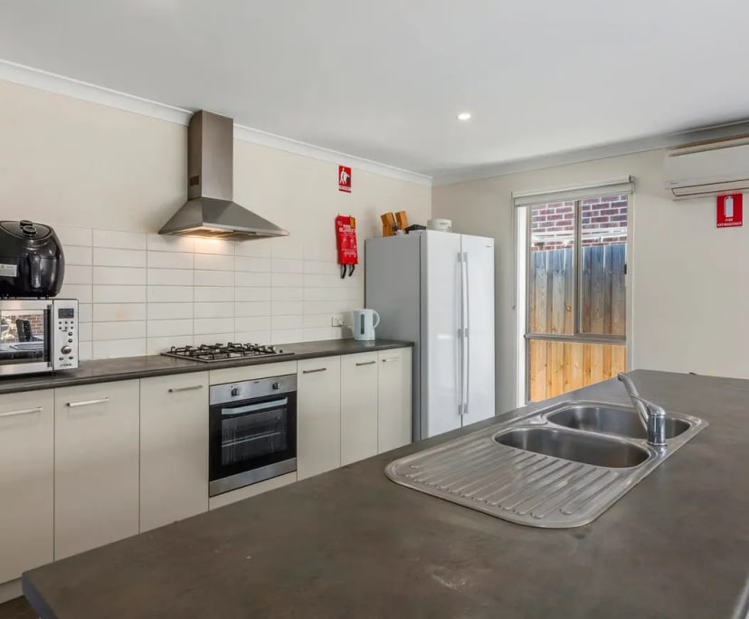 $175-200, Share-house, 4 rooms, Waurn Ponds VIC 3216, Waurn Ponds VIC 3216