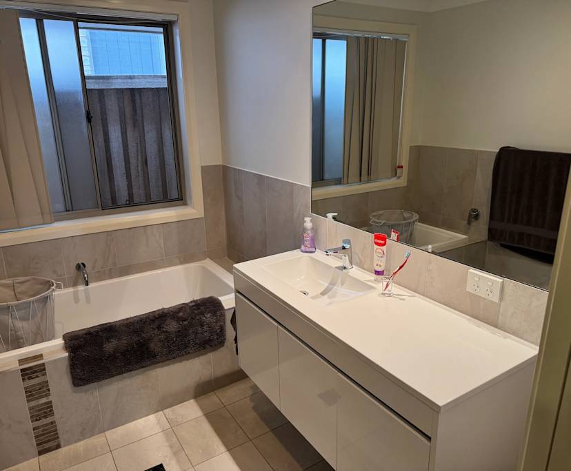 $295, Share-house, 3 bathrooms, Port Macquarie NSW 2444