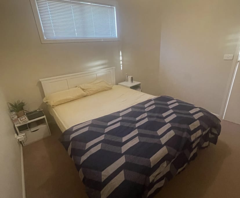 Room for Rent in Burwood, Melbourne 200, Furnishe...