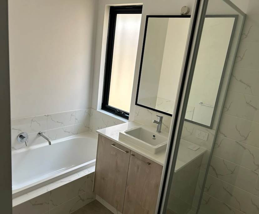 Whole property with 2 rooms for rent