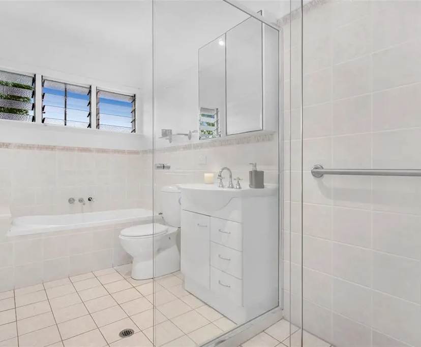 $500, Whole-property, 2 bathrooms, Stafford QLD 4053