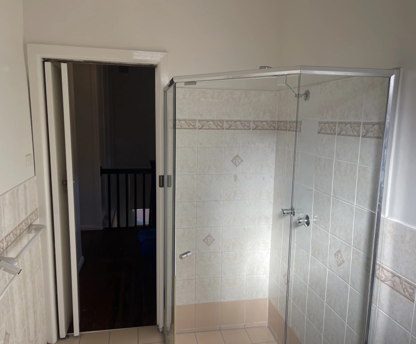 $175, Flatshare, 5 bathrooms, Bulli NSW 2516