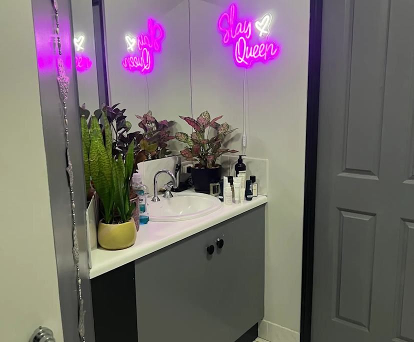 $250, Flatshare, 2 bathrooms, Manunda QLD 4870