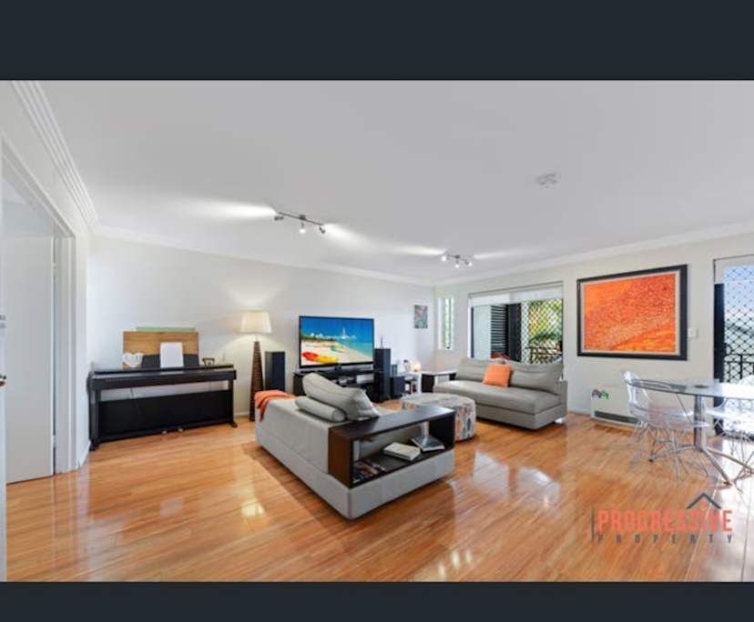 Unfurnished room in a flatshare