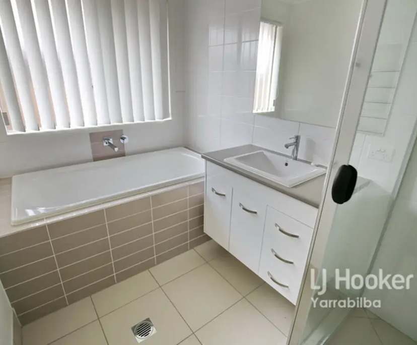 $300, Share-house, 3 bathrooms, Yarrabilba QLD 4207