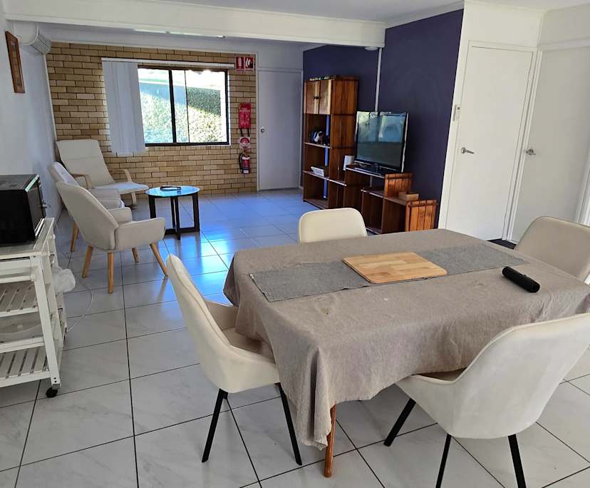 Furnished room in a flatshare