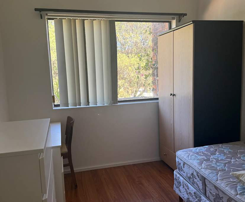 Furnished room in a flatshare