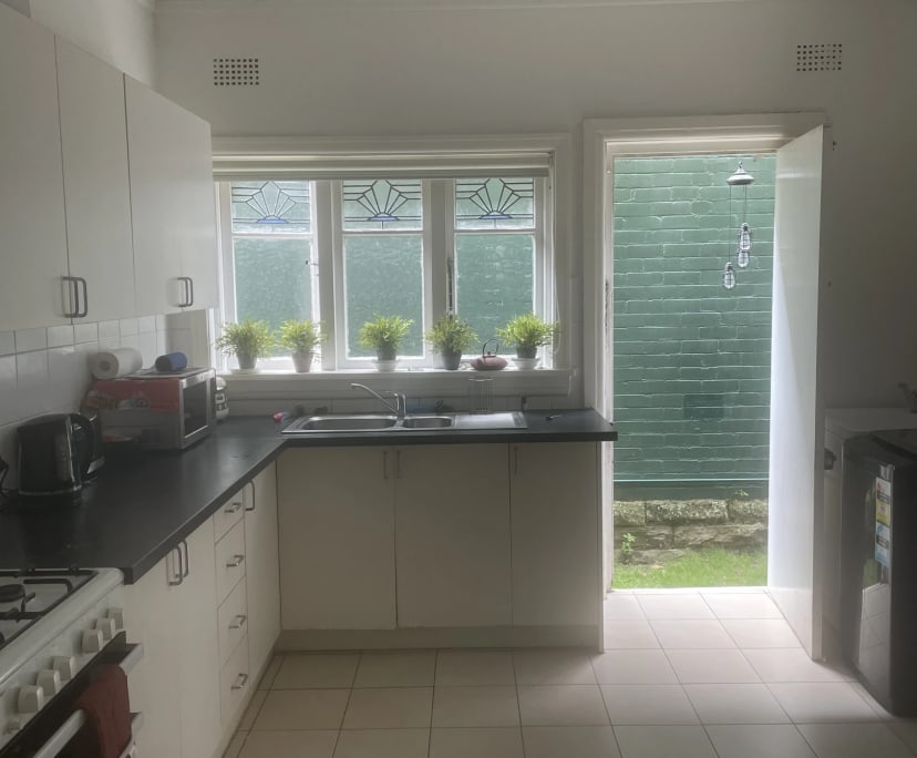 Furnished room in a flatshare